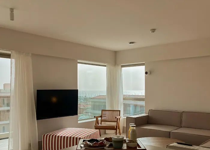 Kora Tigot Гольф-дель-Сур